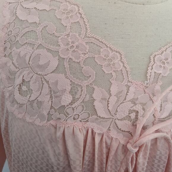 Women's Vintage JCpenney Collectibles Pink Silky Medium Nightgown Shirt 1970s - Picture 6 of 7
